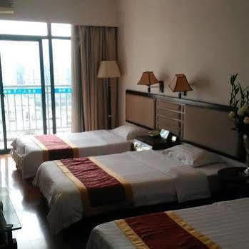 Green Bamboo Hotel Guilin Buitenkant foto